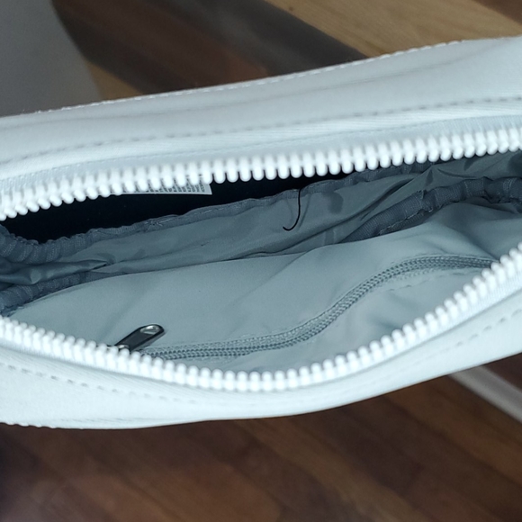 Crossbody bag - Picture 7 of 7